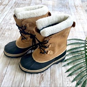 Sorel Caribou big kids winter boots size 4